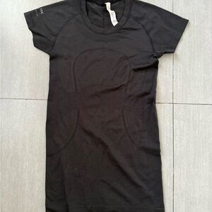 Lululemon Athletica Black Short Sleeve Top